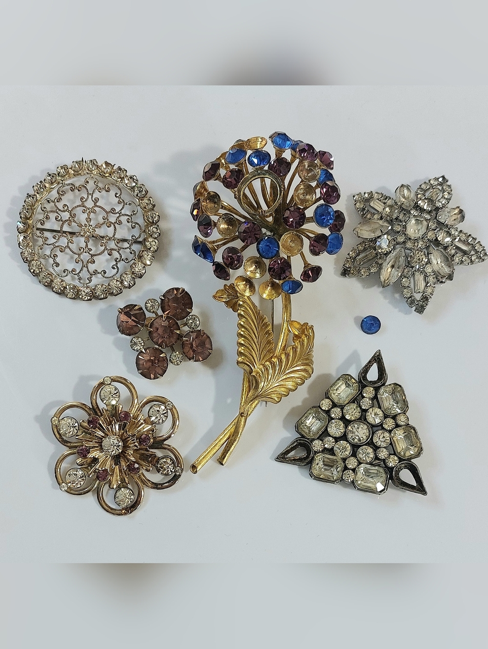 Vintage Brooch Lot For Repair Or Crafts